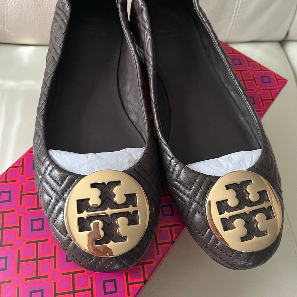 NIB Tory Burch Quilted Dark Brown Flats with Gold Emblem